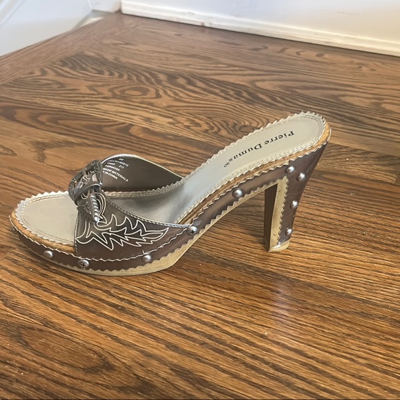 Pierre Dumas Silver Mules with Wedge Heel and Decorative Strap - Picture 3 of 9